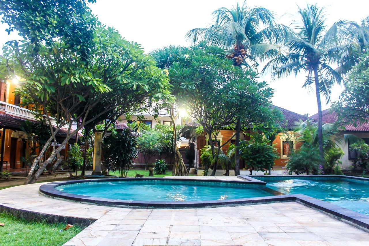 Budhi Beach Inn Kuta Lombok Esterno foto