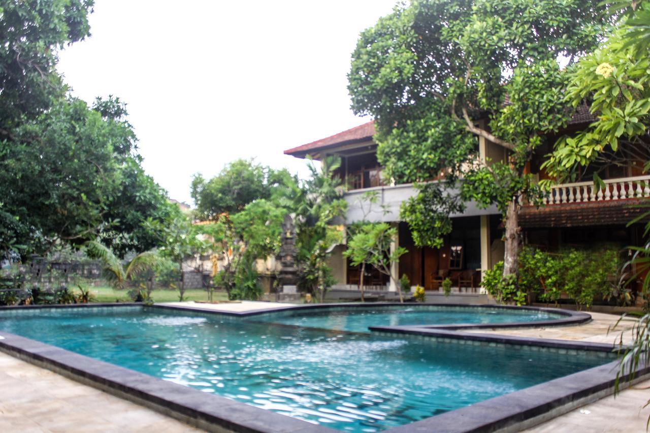 Budhi Beach Inn Kuta Lombok Esterno foto