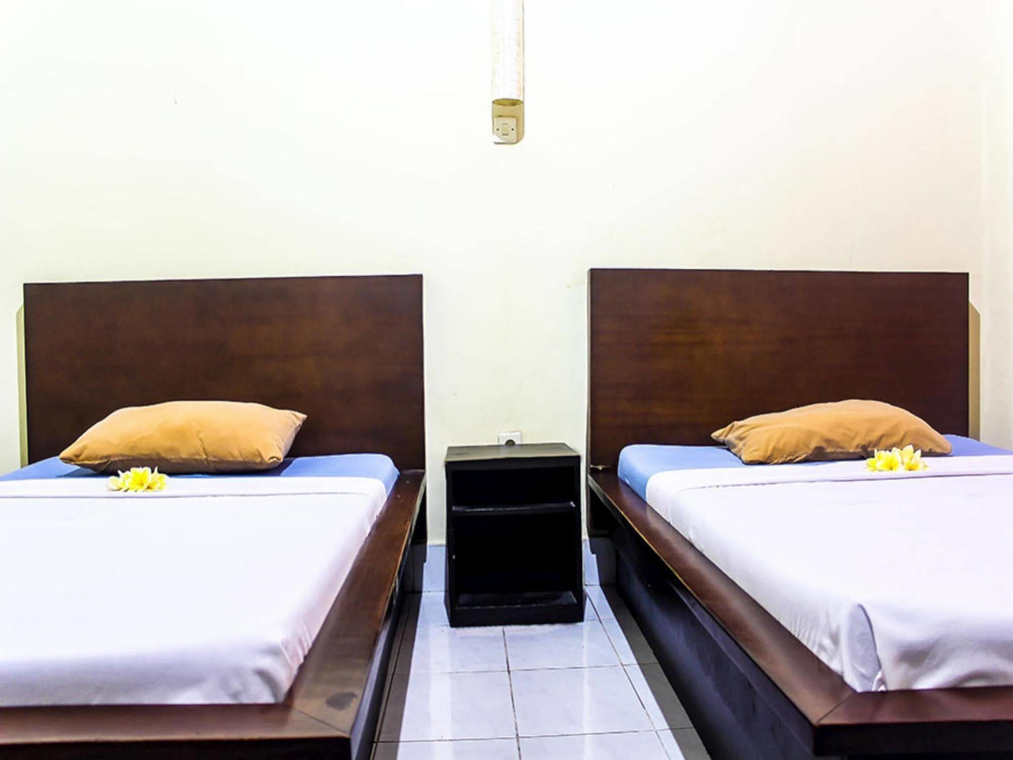 Budhi Beach Inn Kuta Lombok Esterno foto